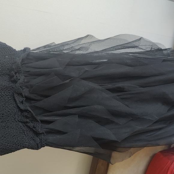 Black mid length party dress - Picture 3 of 4